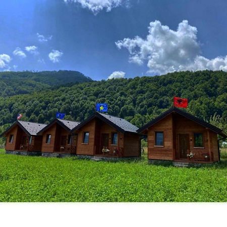 Peraj Guesthouse Vermosh Bagian luar foto
