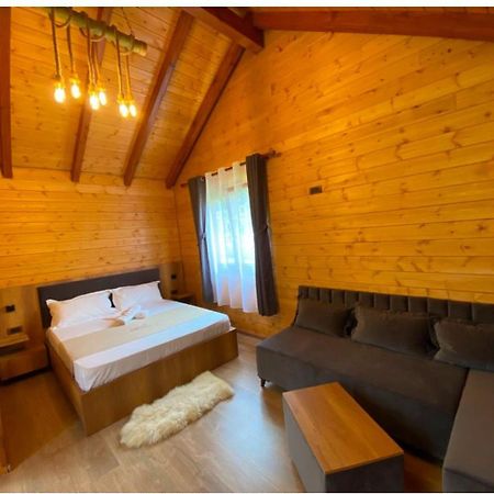 Peraj Guesthouse Vermosh Bagian luar foto