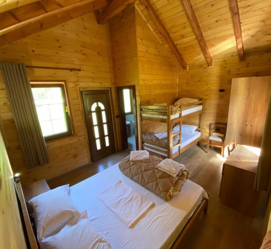Peraj Guesthouse Vermosh Bagian luar foto