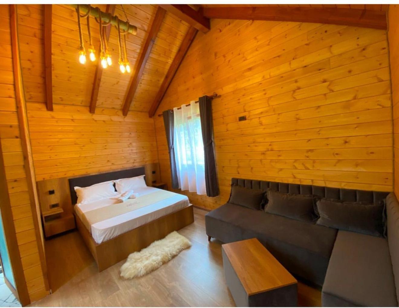 Peraj Guesthouse Vermosh Bagian luar foto