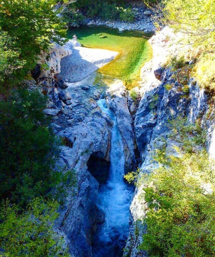 Peraj Guesthouse Vermosh Bagian luar foto