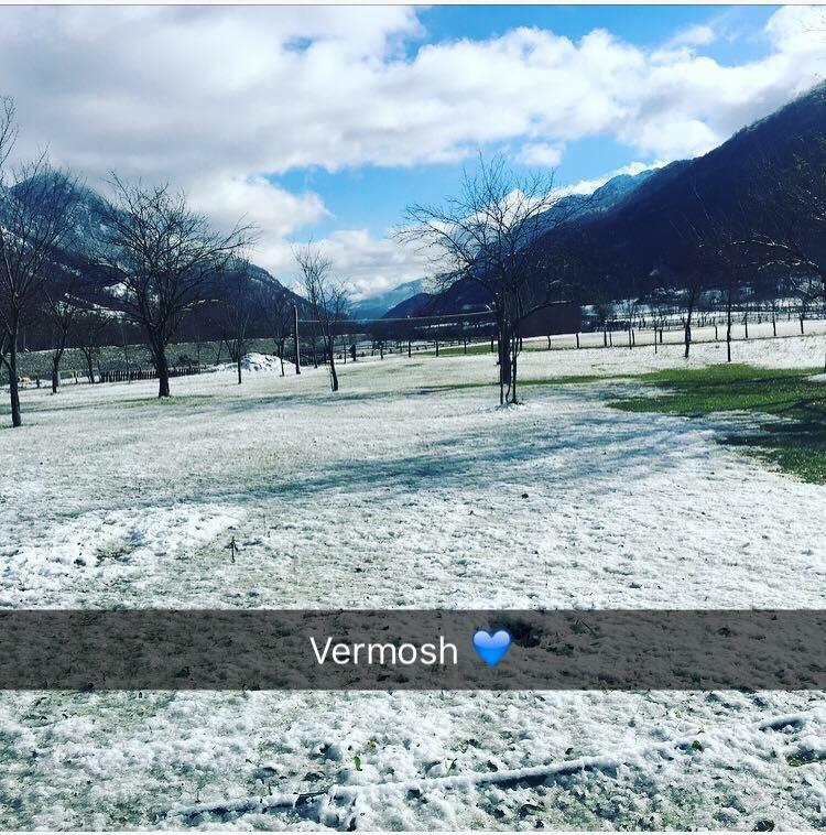 Peraj Guesthouse Vermosh Bagian luar foto