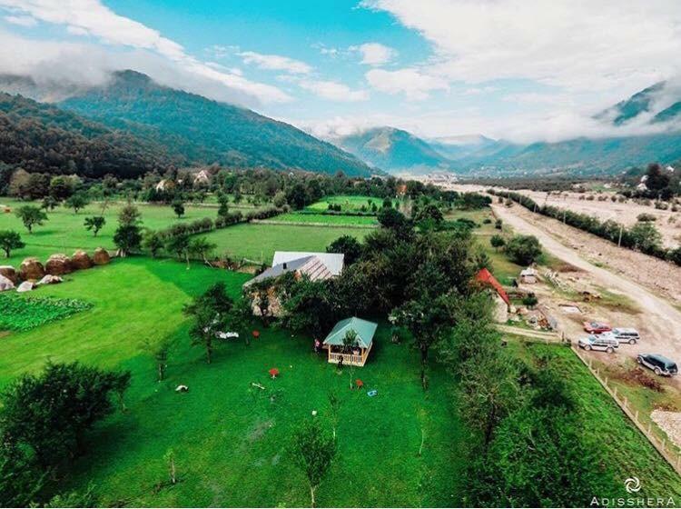 Peraj Guesthouse Vermosh Bagian luar foto