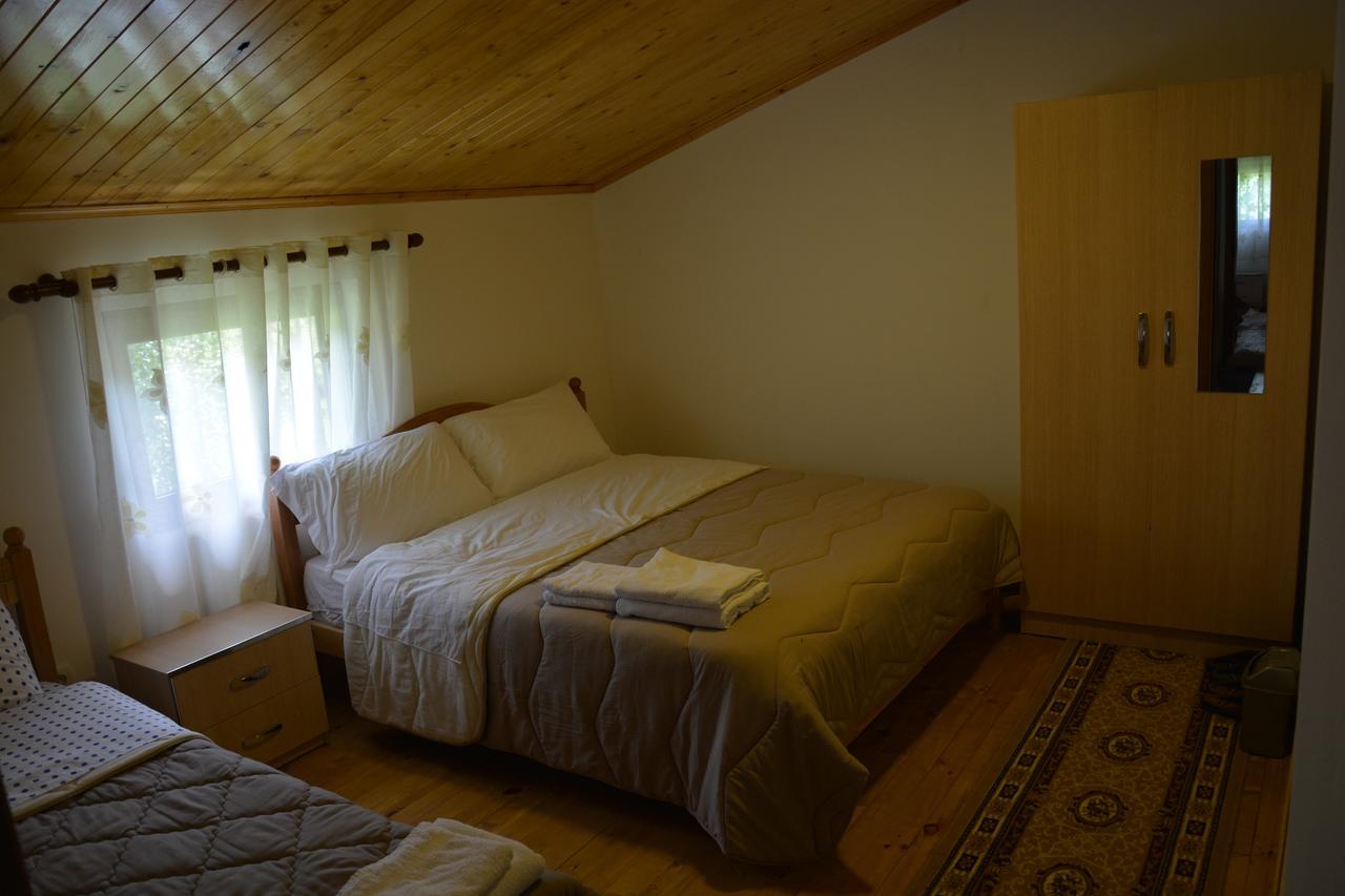 Peraj Guesthouse Vermosh Bagian luar foto