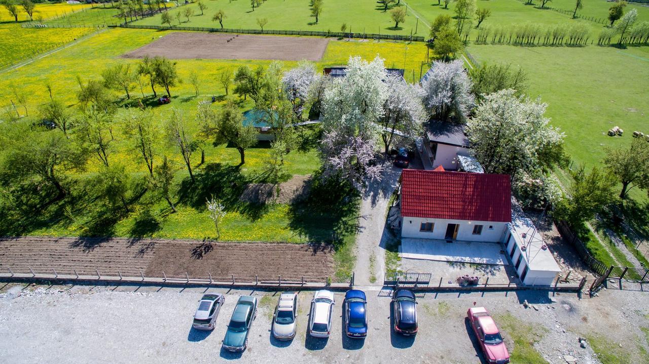 Peraj Guesthouse Vermosh Bagian luar foto